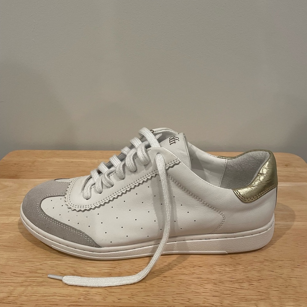 Sofft White and Gold Women's Leather Regina Sneakers